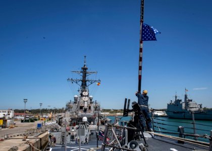 USS Carney (DDG 64)
