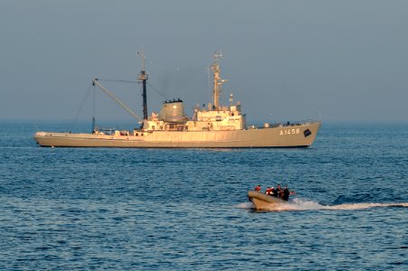 190605-N-JX484-705