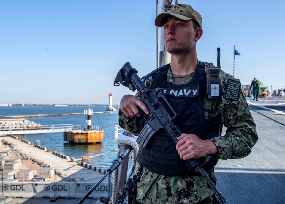 USS Carney (DDG 64)