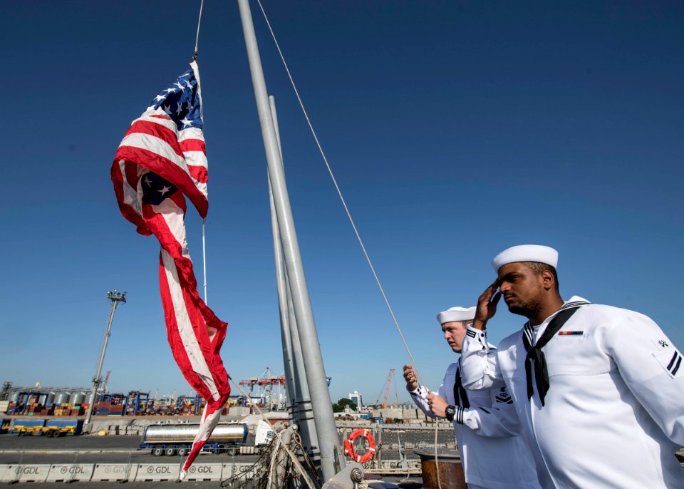 USS Carney (DDG 64)