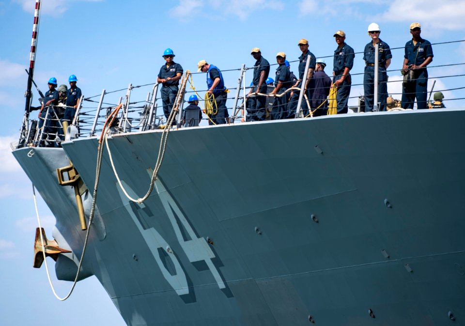 Sea Breeze 2019 - USS Carney (DDG 64) pulls into Odesa, Uk…