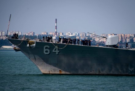 Sea Breeze 2019 - USS Carney (DDG 64) pulls into Odesa, Uk…