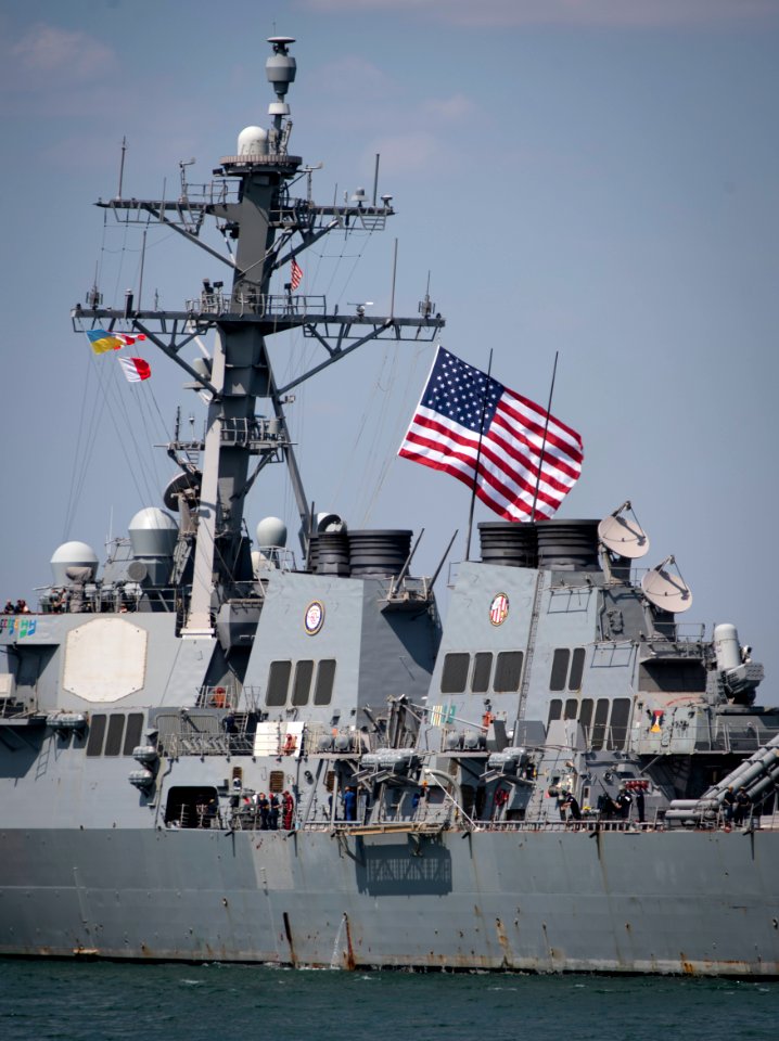 Sea Breeze 2019 - USS Carney (DDG 64) pulls into Odesa, Uk…