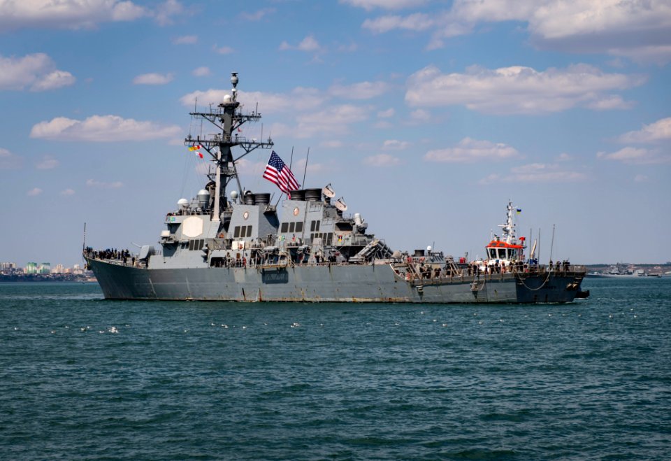 Sea Breeze 2019 - USS Carney (DDG 64) pulls into Odesa, Uk…