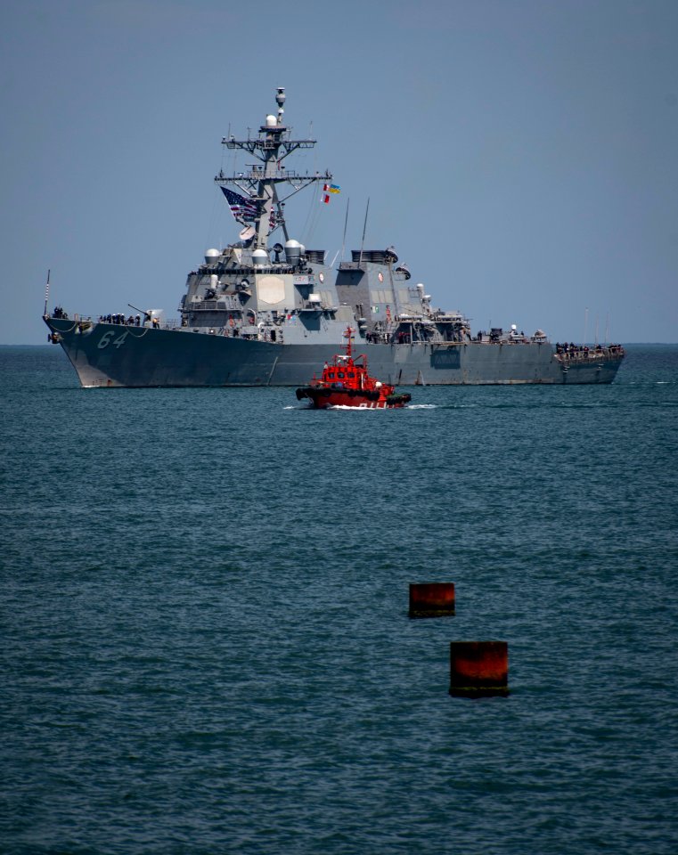 Sea Breeze 2019 - USS Carney (DDG 64) pulls into Odesa, Uk…