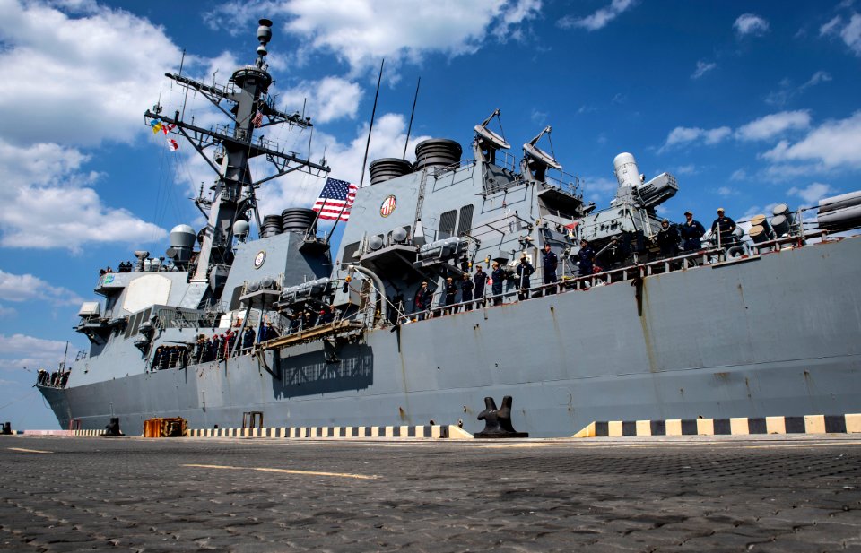 Sea Breeze 2019 - USS Carney (DDG 64) pulls into Odesa, Uk…