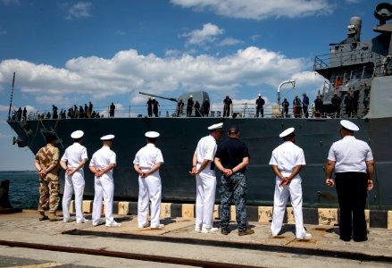 Sea Breeze 2019 - USS Carney (DDG 64) pulls into Odesa, Uk…