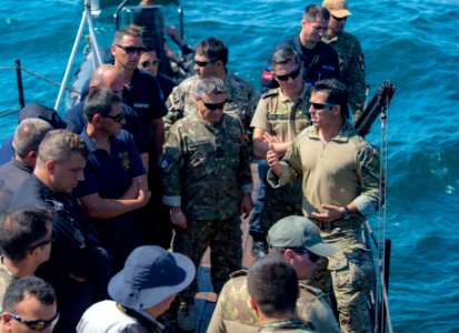 EODMU 8 conducts training to locate simulated mines during… photo