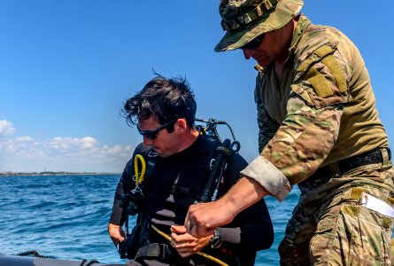 EODMU 8 conducts training to locate simulated mines during…