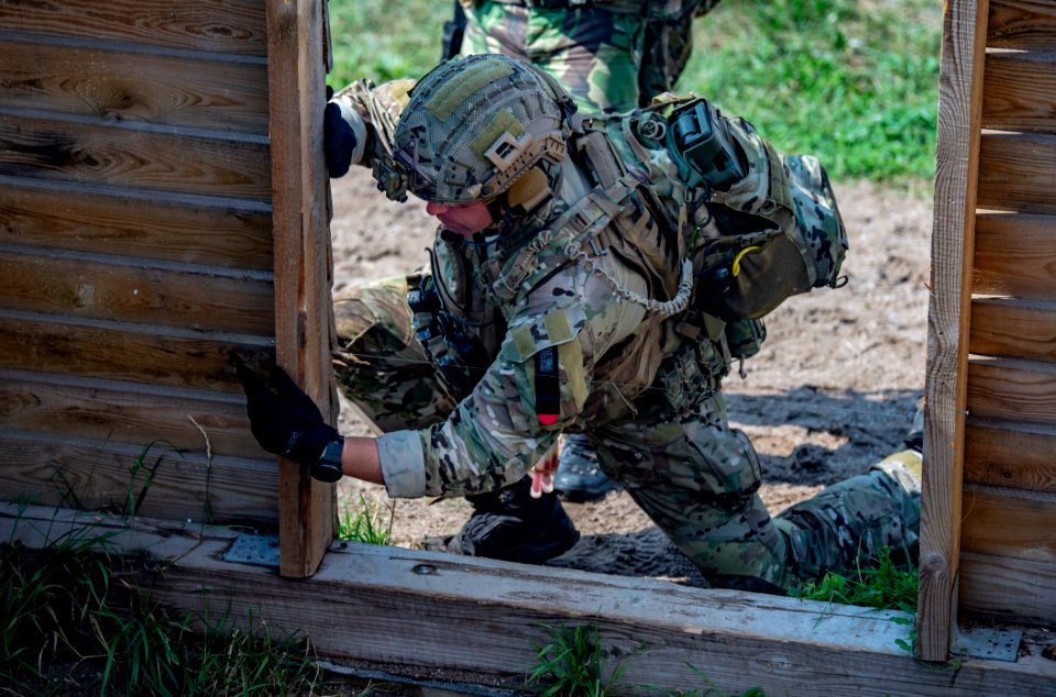 EOD technicians participate in exercise Baltic Partnership…