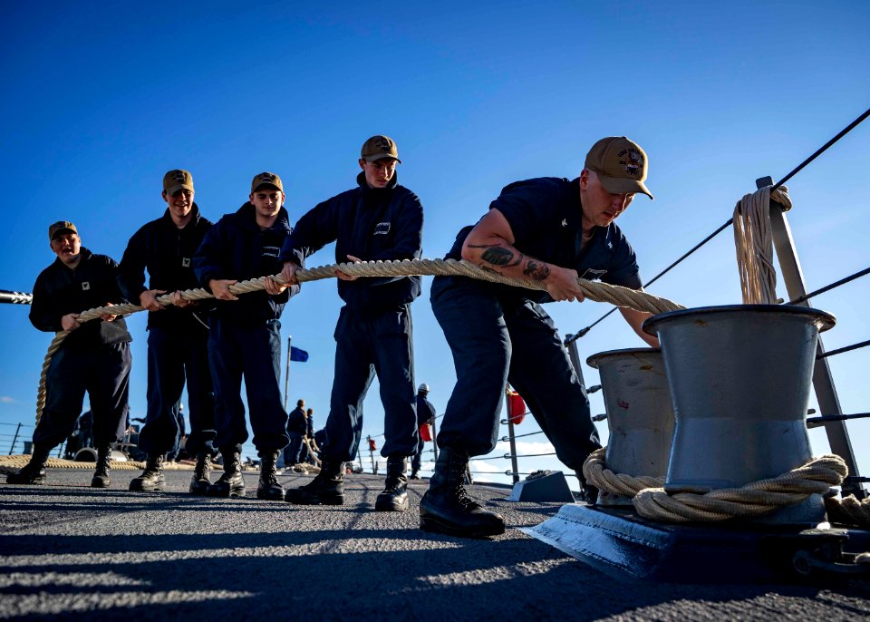 190905-N-UB406-0144 HALIFAX, Canada (Sept. 5, 2019) Sailor…