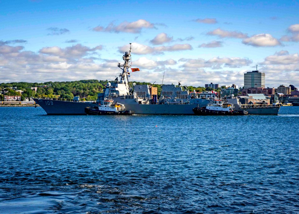 190905-N-UB406-0269 HALIFAX, Canada (Sept. 5, 2019) The gu…