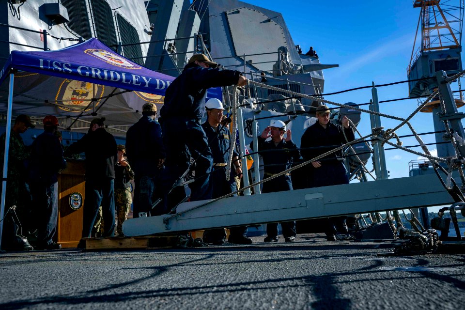 190905-N-UB406-0216 HALIFAX, Canada (Sept. 5, 2019) Sailor…