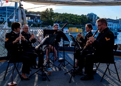 190906-N-UB406-0175 HALIFAX, Nova Scotia (Sept. 06, 2019) …