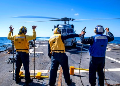 190908-N-UB406-0108ATLANTIC OCEAN (Sept. 8, 2019) Sailors …