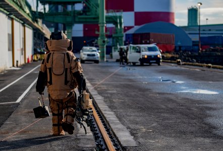 EODMU 8 conducts maritime IED training during Northern Cha…