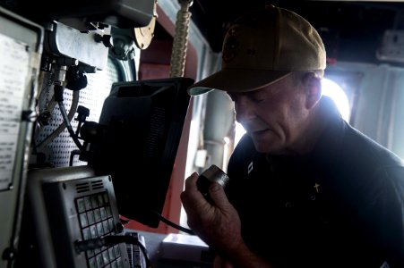 USS Farragut transits Norwegian Sea photo