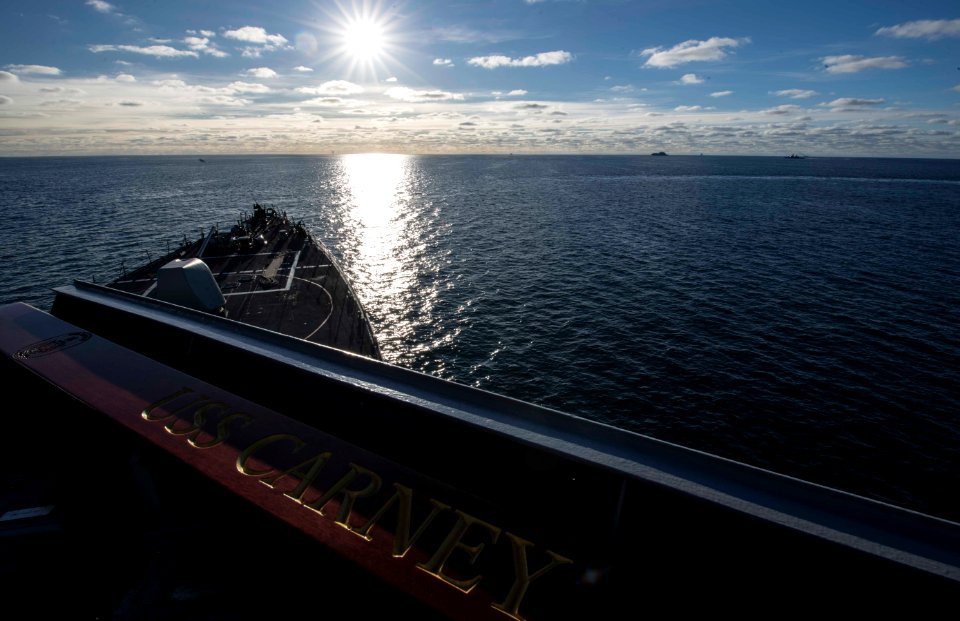 USS Carney (DDG 64)