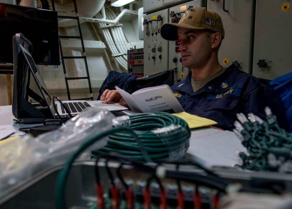 USS Carney (DDG 64)