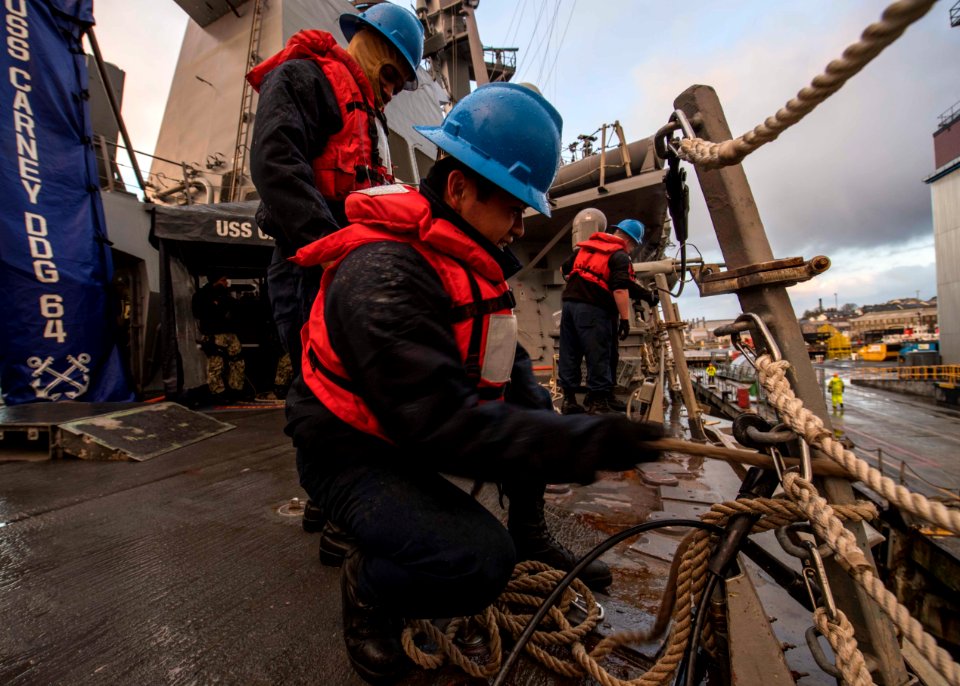 USS Carney (DDG 64)