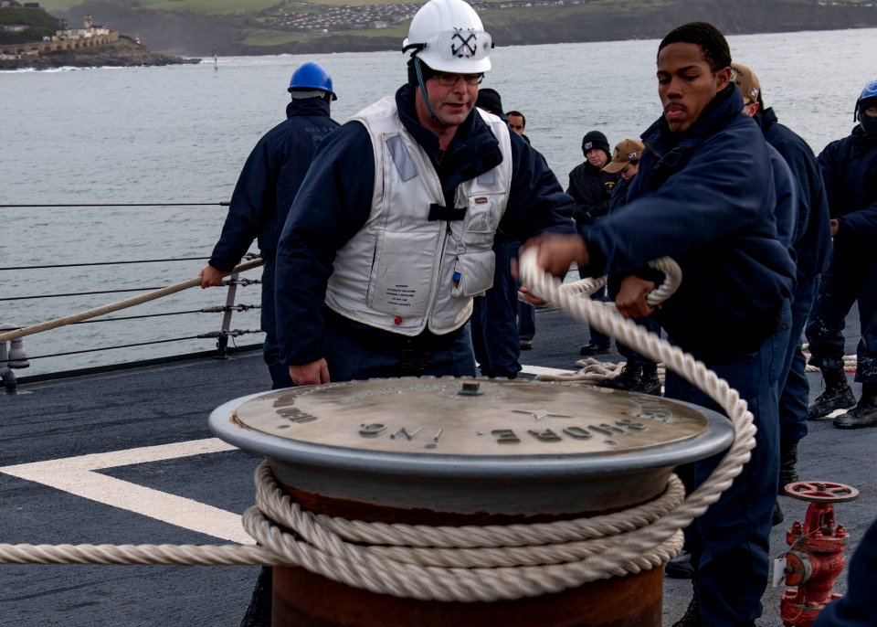 USS Carney (DDG 64)