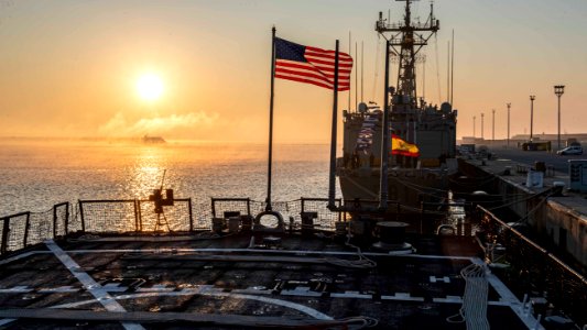 USS Carney (DDG 64)