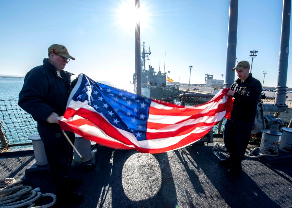 USS Carney (DDG 64)