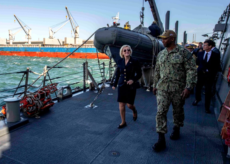 USS Carney (DDG 64)