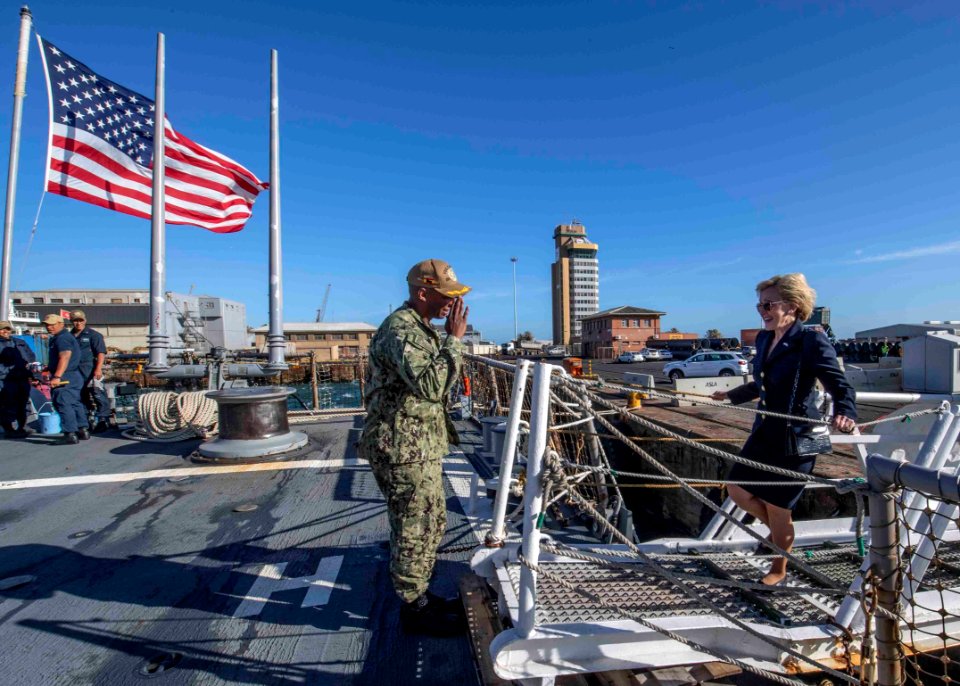 USS Carney (DDG 64)
