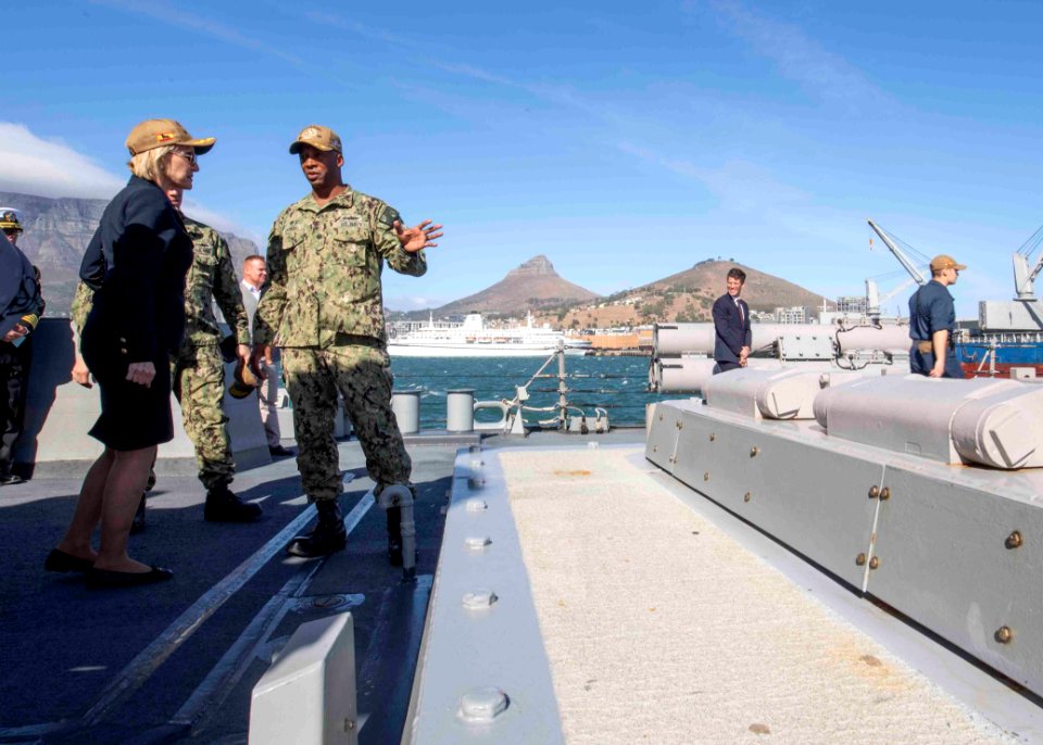 USS Carney (DDG 64)