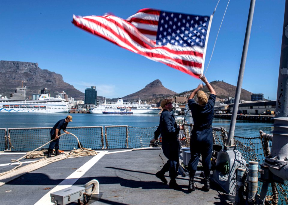 USS Carney (DDG 64)