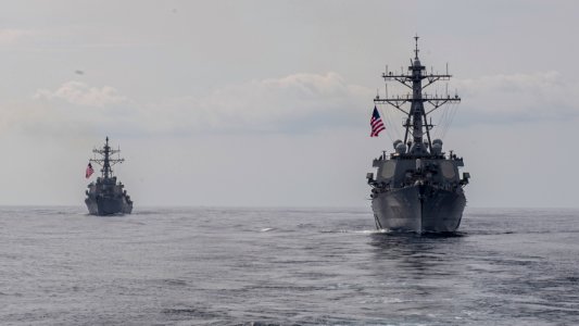 USS Carney (DDG 64) photo