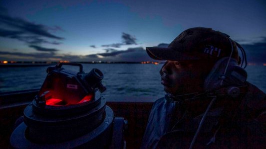 USS Carney (DDG 64) photo