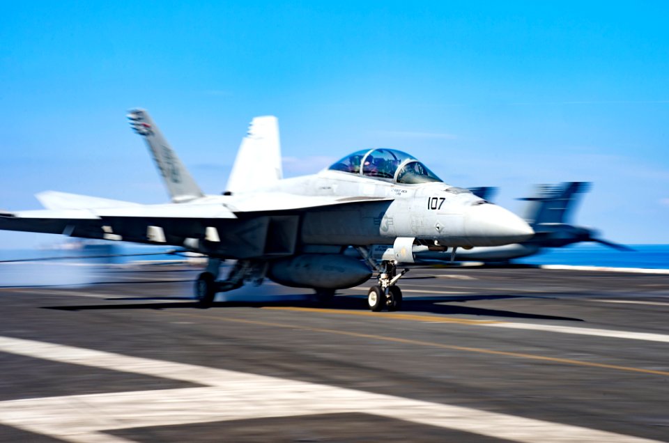200405-N-NQ487-0303