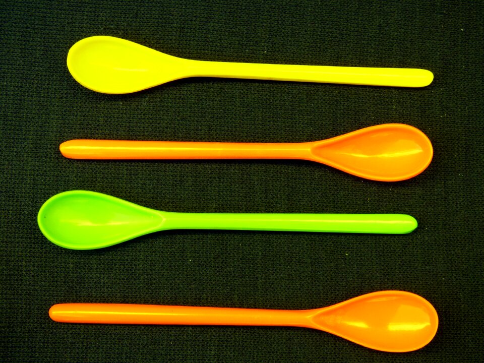 Spoons plastic colors