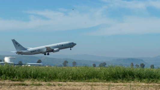 200413-N-GK686-1157