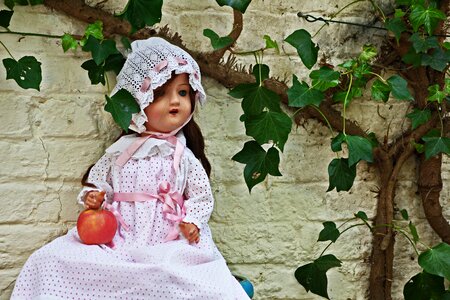 Doll porcelain antique