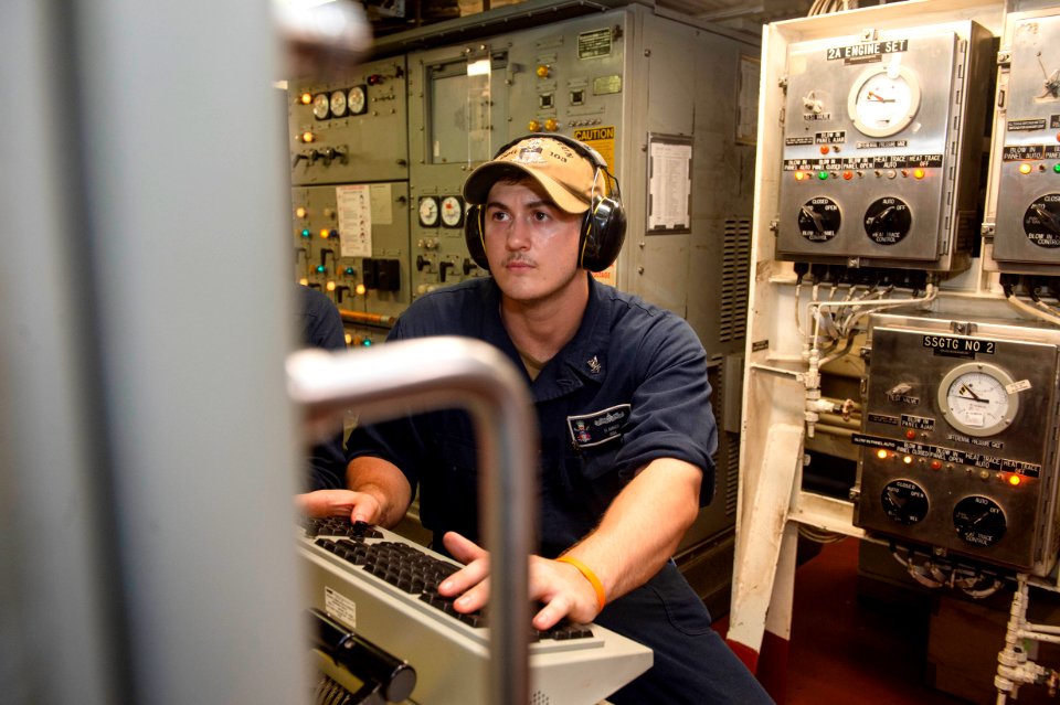 200729-N-AY174-1033