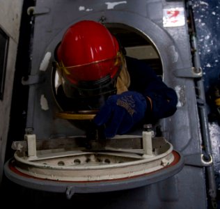200808-N-KY668-1027