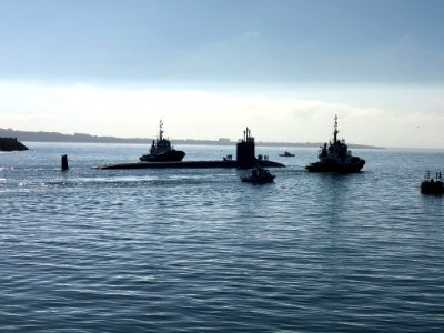 USS John Warner (SSN 785) conducted a brief stop for perso…