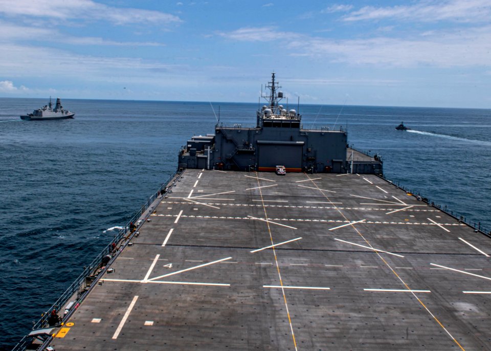 200928-N-AO868-1037