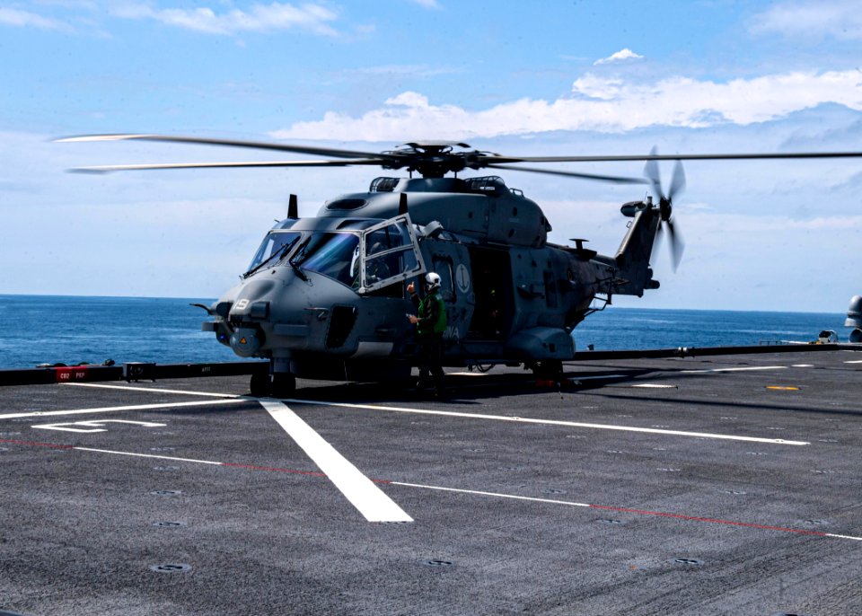 200928-N-AO868-1222