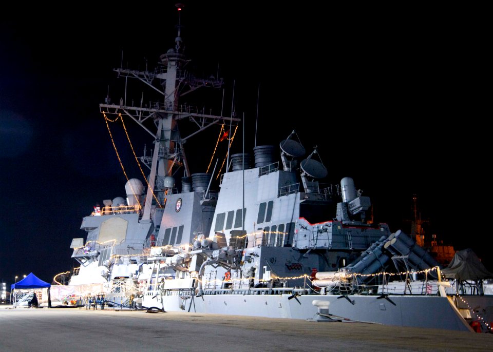 FDNF Ships at NAVSTA Rota Decorate for the Holidays