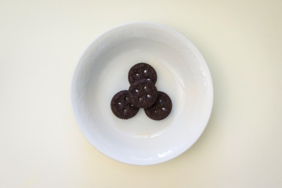 White biscuit food