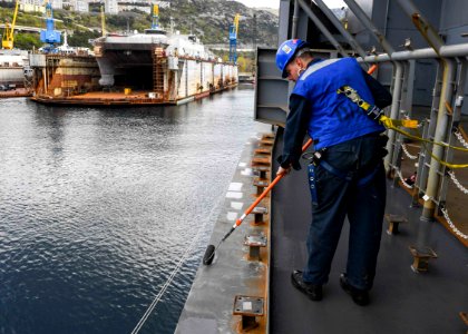 USS Hershel "Woody" Williams (ESB 4) maintenance