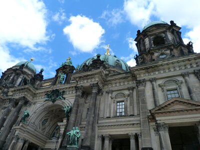 Monument building architecture