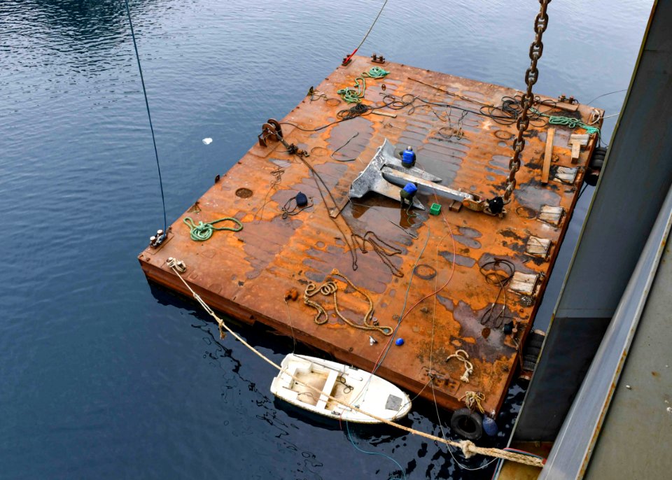 USS Hershel "Woody" Williams (ESB 4) maintenance