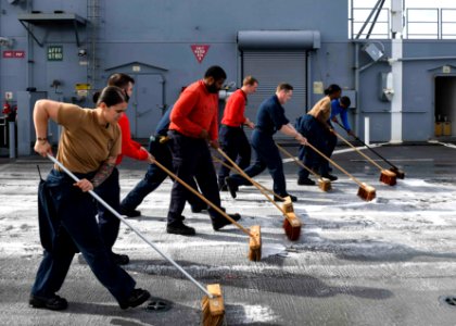 USS Hershel "Woody" Williams (ESB 4) transits the Adriatic…