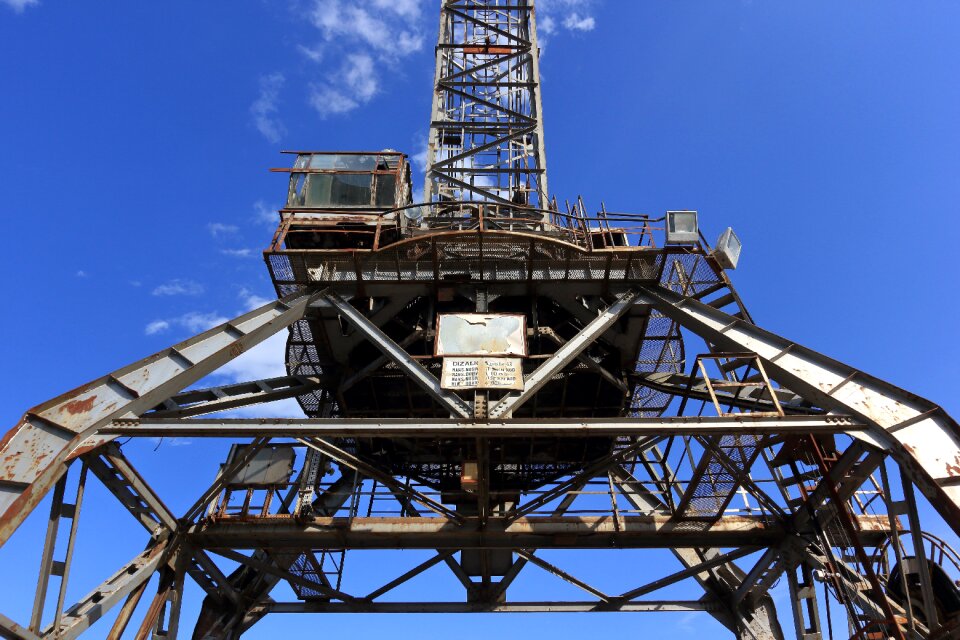 Harbor crane rust