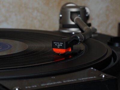 Music hifi needle photo